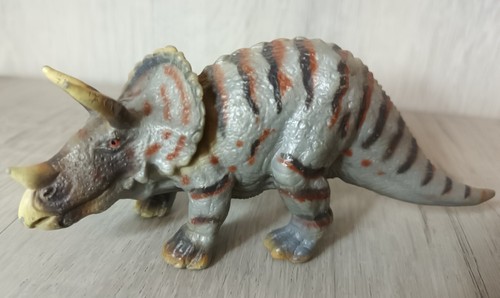Schleich triceratops dinosaur - schleich,