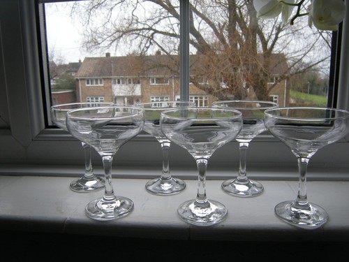 Six vintage tall champagne - six,
