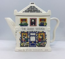 Wade English Life Teapot Queen