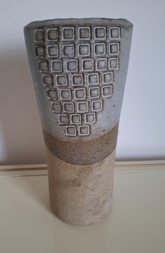 Studio pottery troika - pottery, style