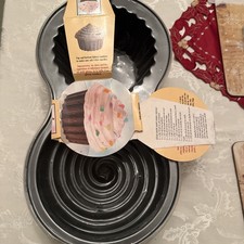 Wilton Giant Cupcake Pan Tin