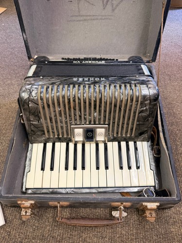 Hohner student piano - vm,