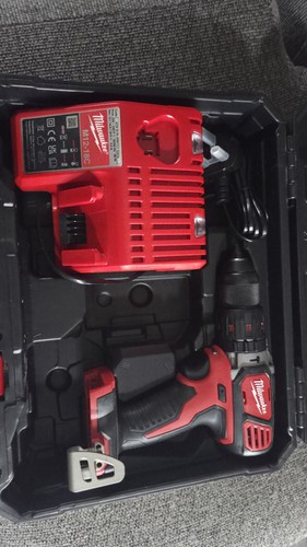Milwaukee combi drill m18 - milwaukee,