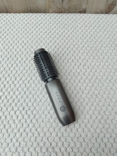 Cordless hair styler - in,