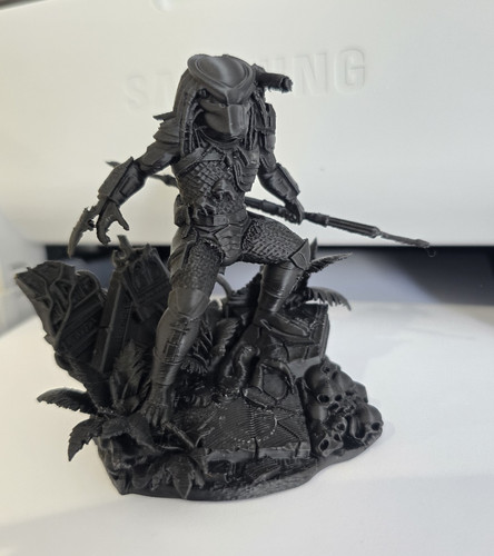 Predator alien figure - alien,