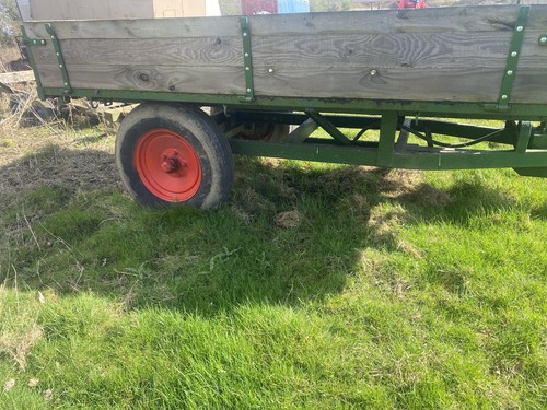 Tipping trailer - tipping,