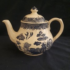 Barratts Willow Pattern 2 Pint Teapot - Staffordshire England 