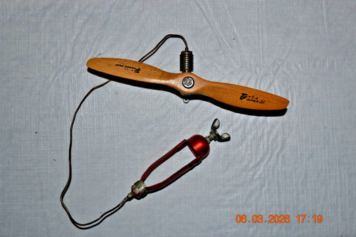Co2 model airplane - co2, engine