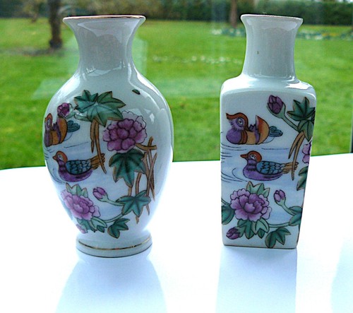 Two small chinese vases - two,