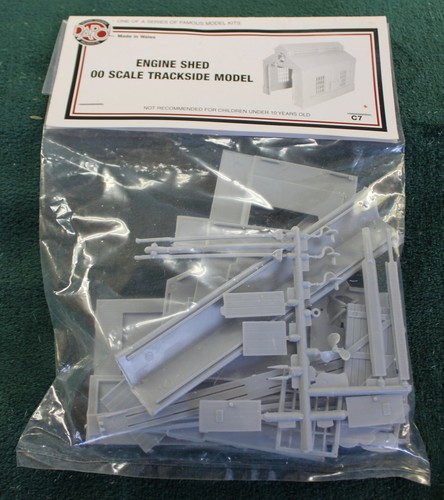 Dapol single engine shed - engine,