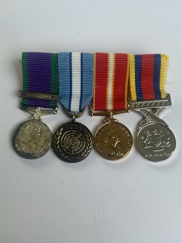Set four mounted - a,