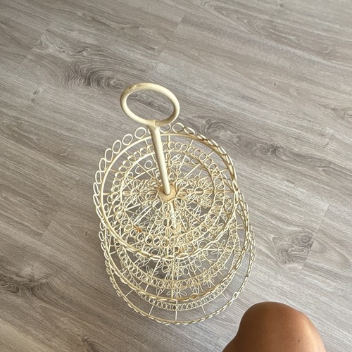 Tier cream painted metal - 3,