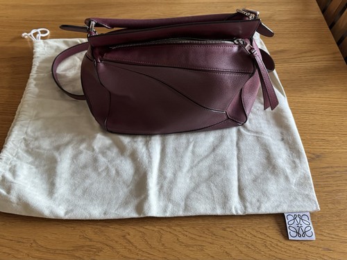 Loewe small puzzle burgundy - small,