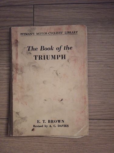 The book triumph motorbike - the,