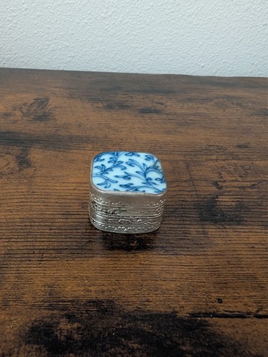 Vintage blue white porcelian - white,