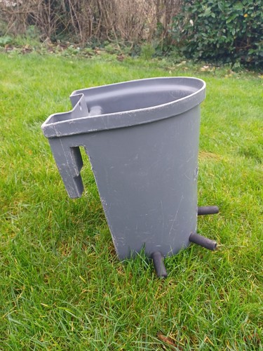 Milk bar calf feeder - 5,