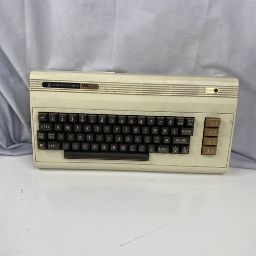 Commodore vic computer 117v - vic,