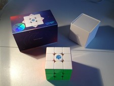 GAN 13 MagLev (UV coated version)