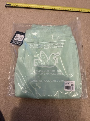 Peaceful hooligan shorts size - shorts,