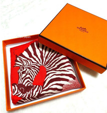 Unused w/box HERMES Nano Carre