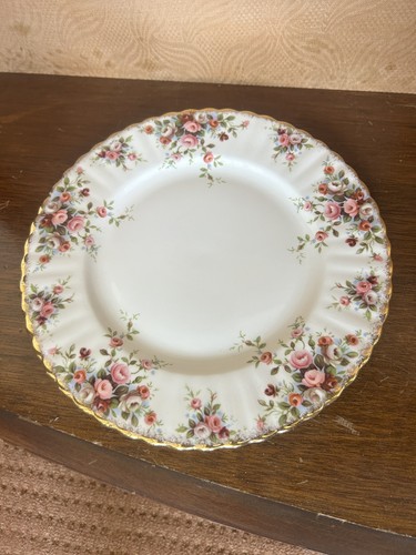 Royal albert plate cottage - royal,