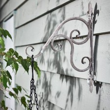 Scrolled Hanging Basket Wall