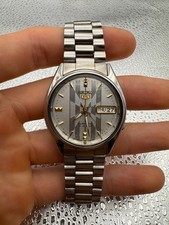 Seiko 5 Men’s Rare Refractive Dial Watch
