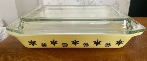 Vintage pyrex casserole dish - vintage,