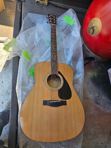 Yamaha acoustic guitar f310 - guitar,