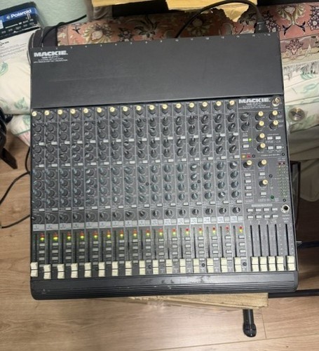 Mackie 1604 vlz4 channel - 16,