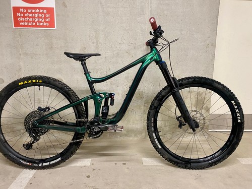 Giant reign full - giant,