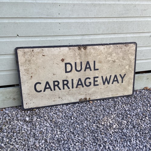 Vintage dual carriageway - dual,