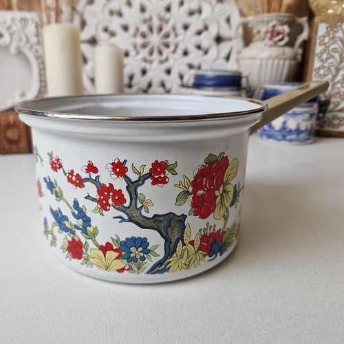 Vintage 1960 enamelware - vintage,