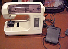 Toyota EM1030 Portable Sewing