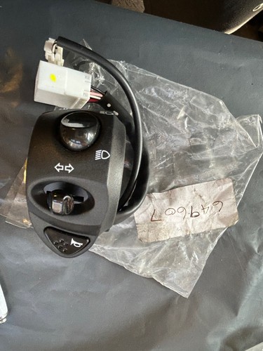 649607 light switch 2331318
