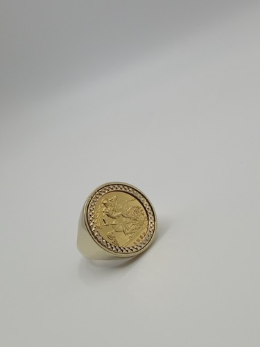 1982 22ct half sovereign - 22ct,