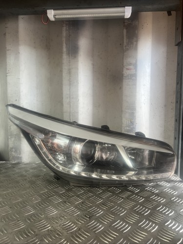 Kia ceed front headlight - kia,