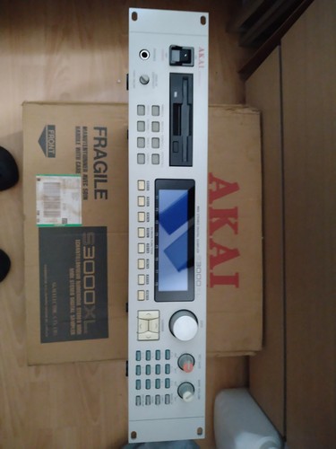 Akai s3000xl midi digital - akai,