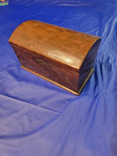Antique vintage wood - /,