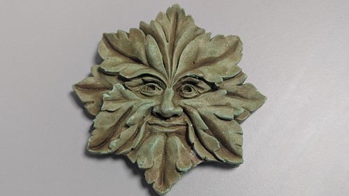 Small green man wall - small,