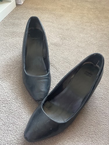 Used cabin crew - shoes,