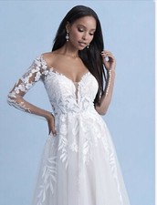 wedding dress size 12 new Disney Ivory 