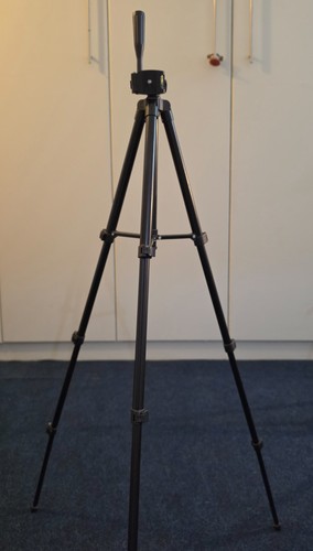 Foldable metal tripod - foldable,