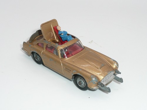 Corgi 261 james - 007, aston