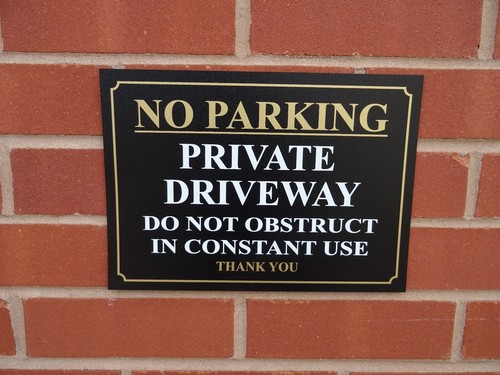 Parking private driveway - no,
