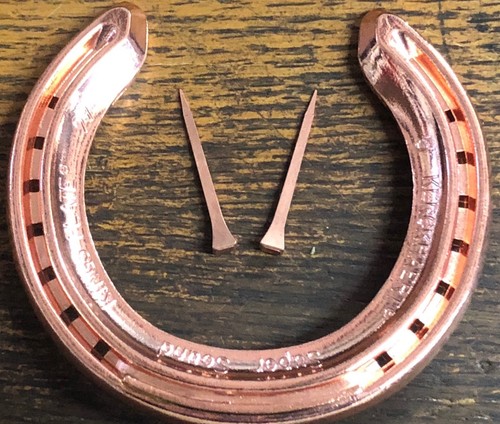 Real horseshoe copper horse - +,