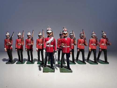 Model soldiers painted as - soldiers,