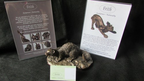 Frith sculpture otter - sculpture,