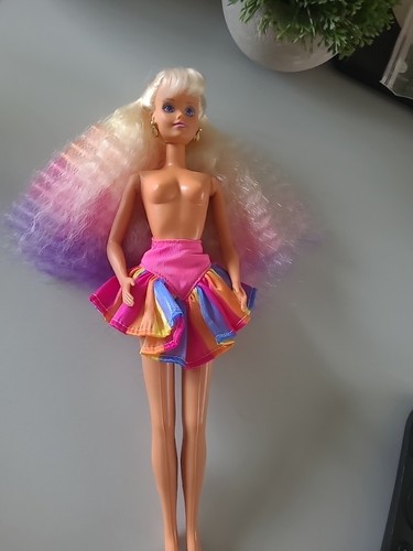 Hasbro sindy doll rainbow - hasbro,