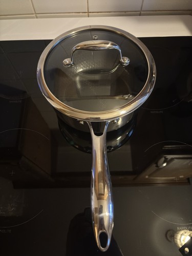Hexclad hybrid saucepan with - hexclad,